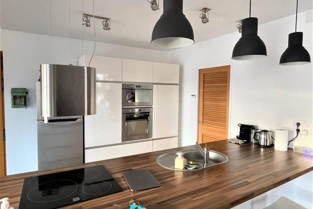 Apartamento Superbe Loft 100m2 Proche Cathédrale avec Parking Reims Exterior foto